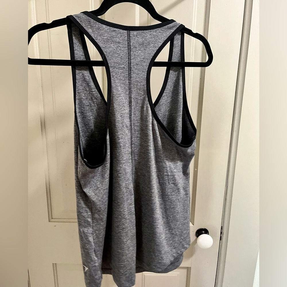 Old Navy Semi-Fitted Charcoal Gray and Black Racer Back Workout Top Size Large - Picture 3 of 4